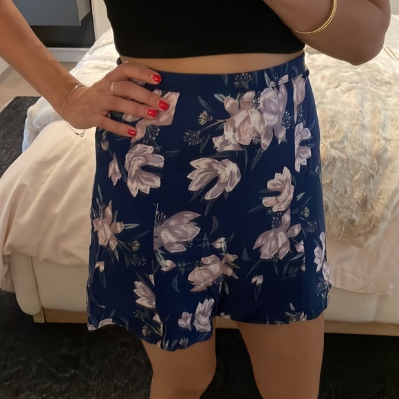 Talula Blue and peachy pink floral mini skirt -size 0 - Picture 2 of 8